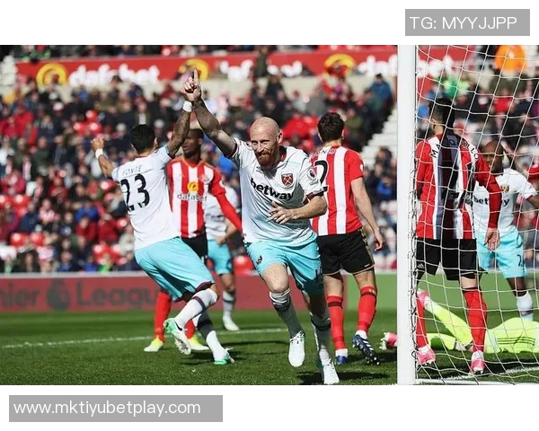 费迪南德称赞拉门斯在对桑德兰的表现增强全队信心展现稳健风范